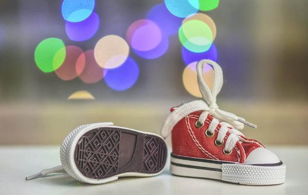 هرآنچه باید درباره خرید اولین کفش برای نوزاد بدانید