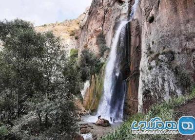 آبشار شاهاندشت یکی از جاذبه های طبیعی استان مازندران به شمار می رود